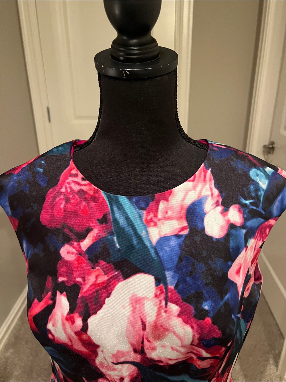 Vince Camuto Navy Floral Mini Dress with Pink & Teal Blooms Size 12 - Picture 3 of 9